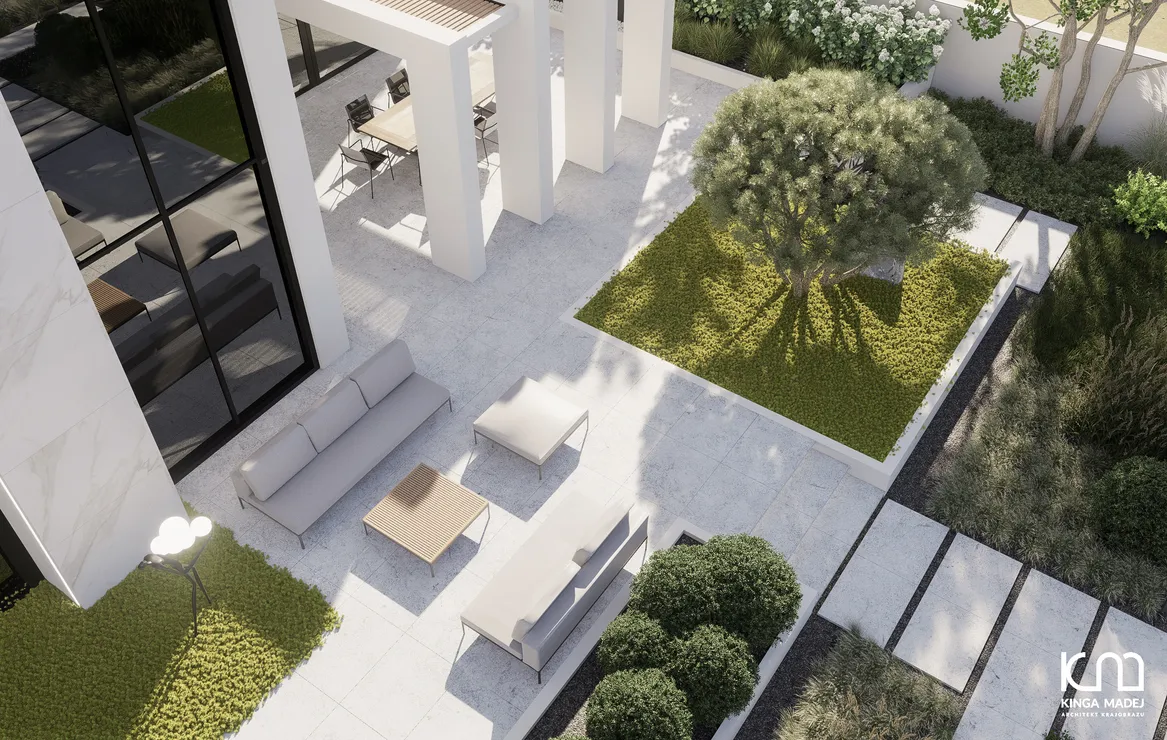 Taras wypoczynkowy i strefa jadalniana. Ścieżka z płyt wielkoformatowych, sosna wielopienna i kule z cisa.