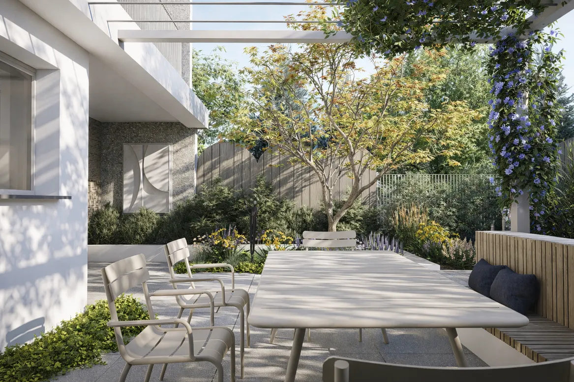 Widok spod pergoli na dolną część ogrodu